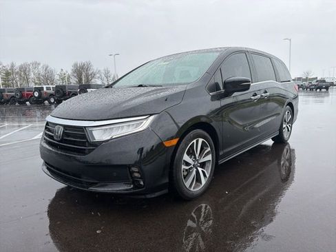 Used 2024 Honda Odyssey Touring image 2
