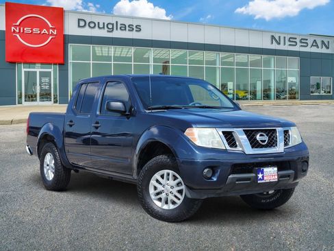 Used 2015 Nissan Frontier SV image 1
