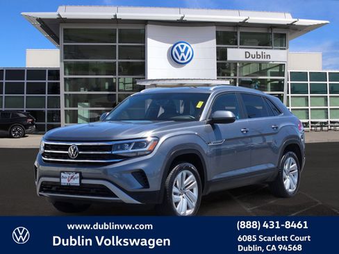 Used 2023 Volkswagen Atlas Cross Sport SE w/ Panoramic Sunroof Package FWD image 8