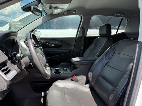 Used 2022 GMC Terrain SLT w/ Tech Package AWD/4WD image 9