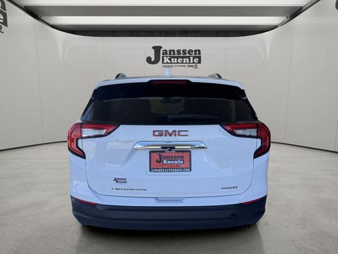Used 2022 GMC Terrain SLE w/ Driver Convenience Package AWD/4WD image 2