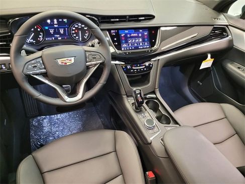 New 2025 Cadillac XT6 Sport w/ Technology Package image 8