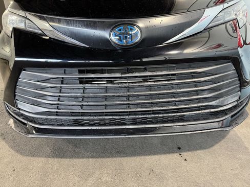 Used 2022 Toyota Sienna LE image 12