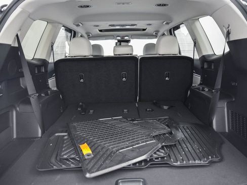 Used 2025 Kia Telluride EX image 15