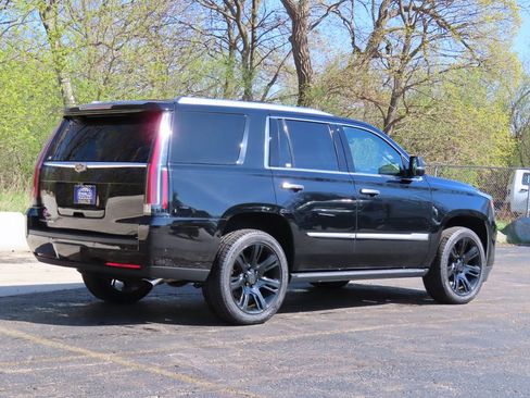 Used 2019 Cadillac Escalade Premium Luxury AWD/4WD image 3