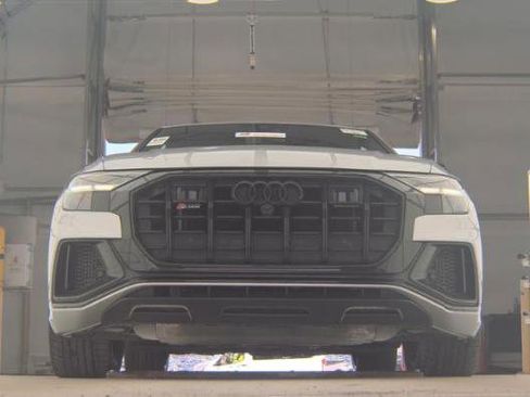 Used 2021 Audi SQ8 Premium Plus w/ SQ8 Black Optic Package image 4