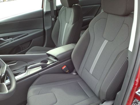 New 2026 Hyundai Elantra SE FWD image 9