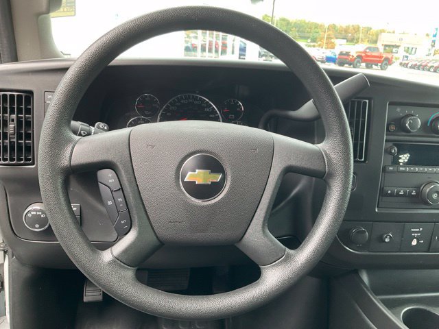 Used 2025 Chevrolet Express 2500 w/ Driver Convenience Package RWD image 4