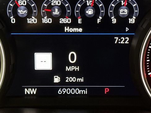 Used 2021 Chevrolet Silverado 1500 LTZ w/ LTZ Premium Package AWD/4WD image 13