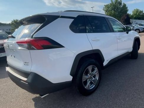 Used 2025 Toyota RAV4 XLE AWD/4WD image 2