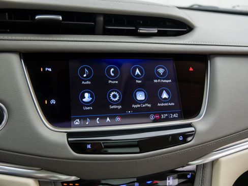 Certified 2025 Cadillac XT5 Premium Luxury w/ LPO, Floor Liner Package AWD/4WD image 27
