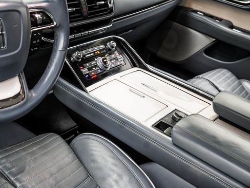 Used 2020 Lincoln Navigator L Black Label w/ Cargo Convenience Package image 16