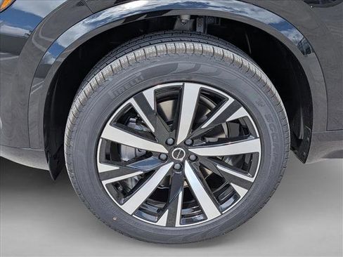 New 2026 Volvo XC90 B5 Core image 10