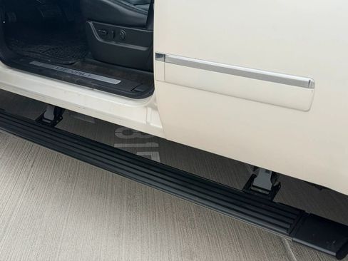 Used 2011 GMC Yukon Denali RWD image 16