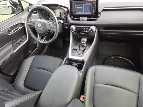 Used 2019 Toyota RAV4 XLE Premium FWD image 22