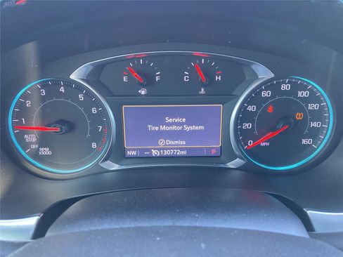 Used 2020 Chevrolet Traverse LT image 11