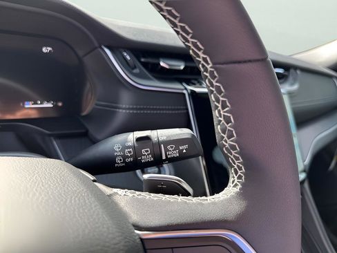 New 2025 Jeep Grand Cherokee Altitude image 32