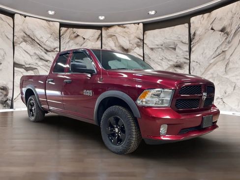 Used 2017 RAM 1500 Express AWD/4WD image 2