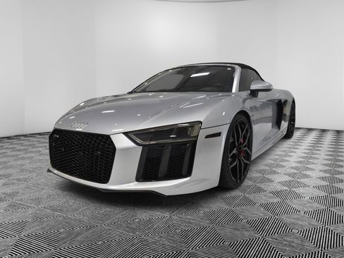 Used 2017 Audi R8 V10 w/ Carbon Exterior Package image 1