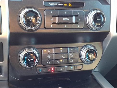 Used 2019 Ford F150 Platinum w/ Equipment Group 701A Luxury image 22