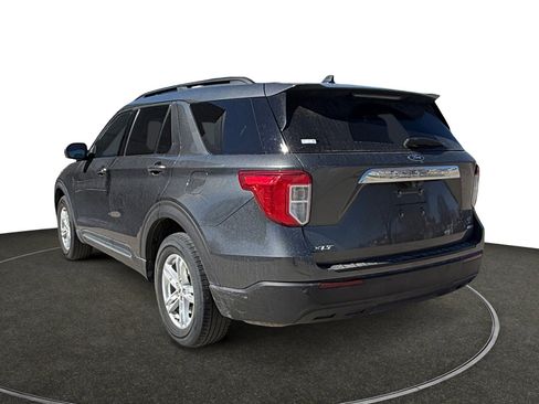 Used 2020 Ford Explorer XLT w/ Comfort Package image 3