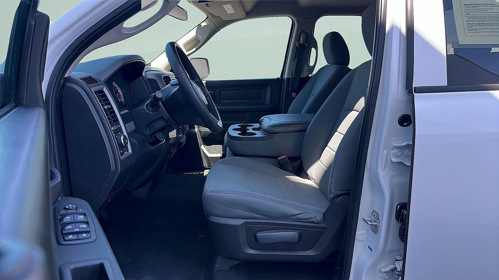 Used 2019 RAM 1500 Express AWD/4WD image 23