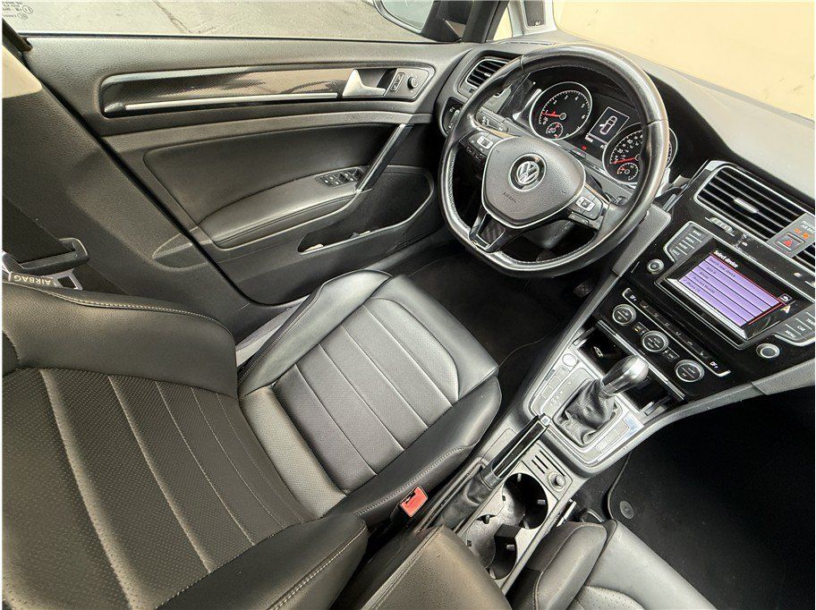 Used 2015 Volkswagen Golf S FWD image 15
