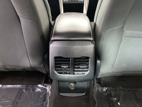 Used 2020 Ford Fusion SE FWD image 16