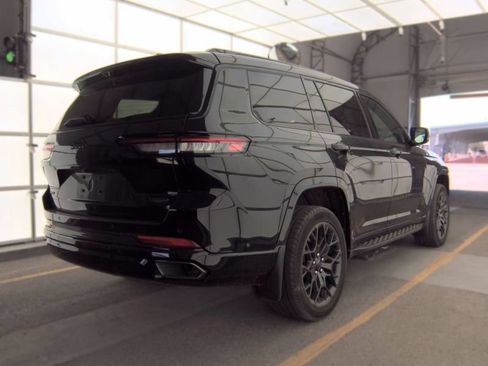 Used 2024 Jeep Grand Cherokee L Summit AWD/4WD image 3