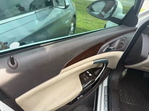 Used 2011 Buick Regal CXL Turbo w/ TO2 Preferred Equipment Group image 9