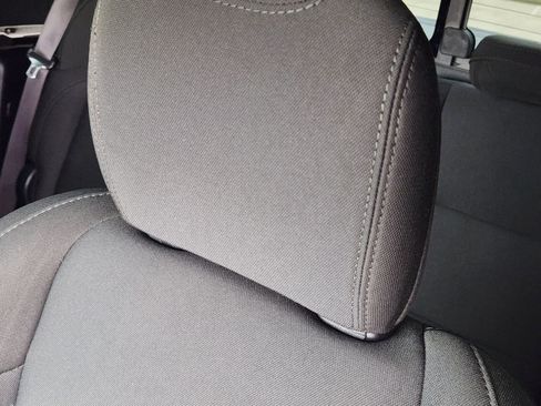 Used 2021 Jeep Gladiator Sport image 10