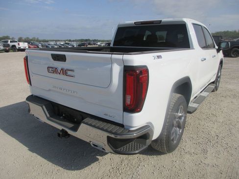 New 2026 GMC Sierra 1500 SLT w/ SLT Premium Package AWD/4WD image 5