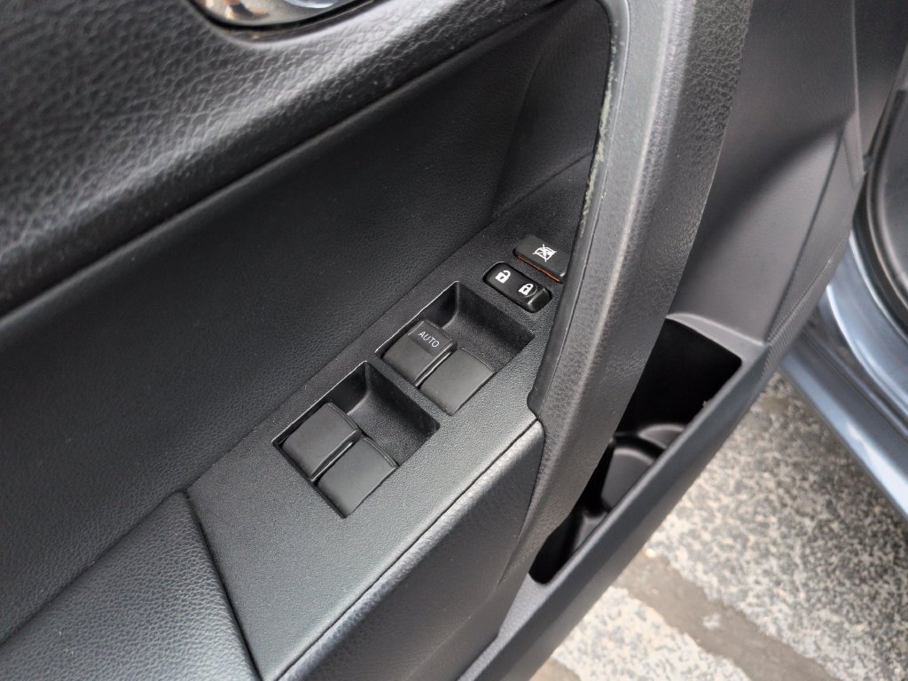 Used 2015 Toyota Corolla S FWD image 11