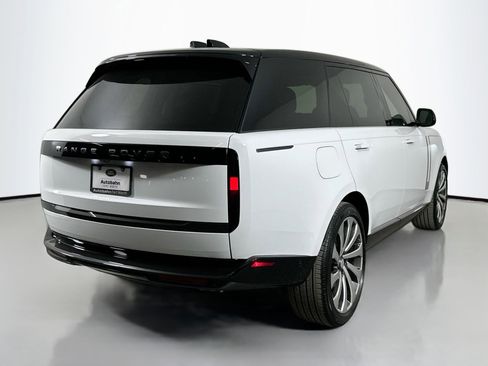 New 2025 Land Rover Range Rover Long Wheelbase SE image 6