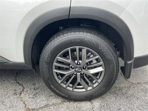 Certified 2025 Nissan Rogue S image 23