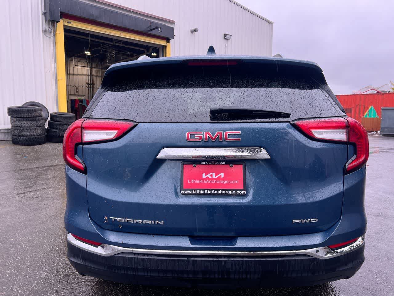 Used 2024 GMC Terrain SLT AWD/4WD image 27