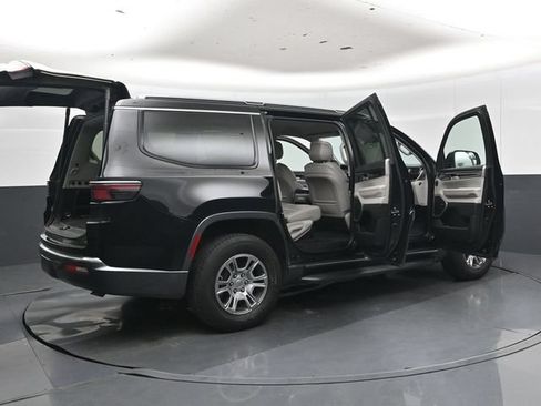 Used 2022 Jeep Wagoneer Series I AWD/4WD image 48