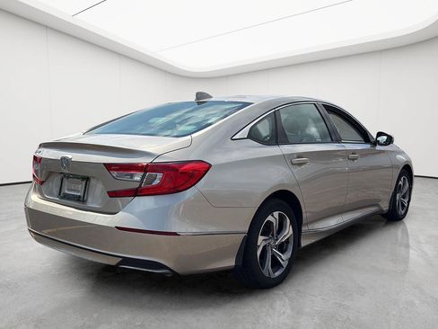 Used 2018 Honda Accord EX image 8