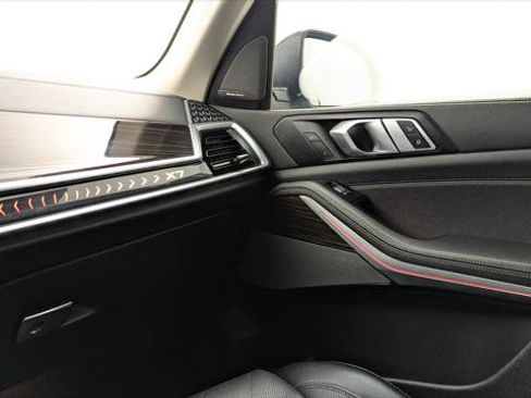 Used 2024 BMW X7 xDrive40i image 34