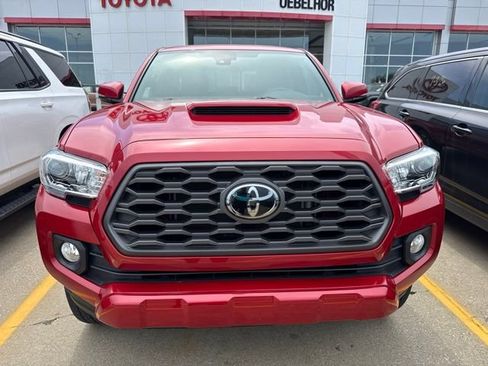 Used 2022 Toyota Tacoma TRD Sport w/ Technology Package AWD/4WD image 12