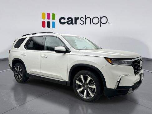 Used 2023 Honda Pilot Touring image 7