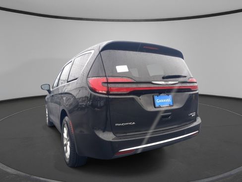 New 2026 Chrysler Pacifica Limited image 20