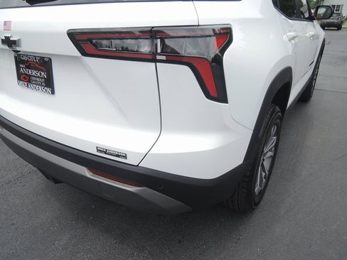 New 2026 Chevrolet Equinox LT w/ Convenience Package II image 32