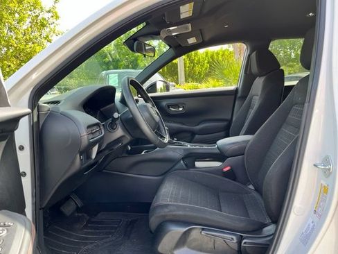 Used 2024 Honda HR-V Sport image 6