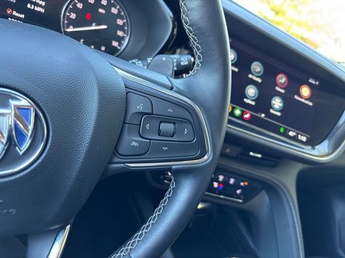 Used 2023 Buick Envision Essence image 30