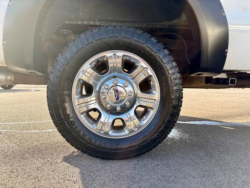 Used 2015 Ford F350 Lariat image 37