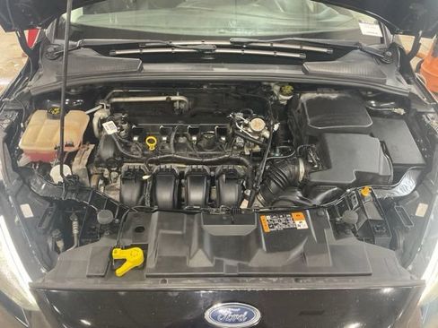 Used 2016 Ford Focus SE w/ Equipment Group 201A FWD image 14