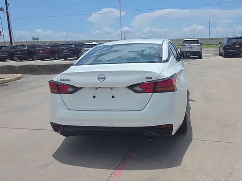 Used 2024 Nissan Altima 2.5 SR FWD image 7