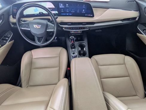 Used 2025 Cadillac XT4 Premium Luxury FWD image 14
