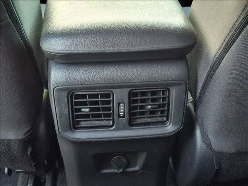 Used 2023 Toyota RAV4 LE AWD/4WD image 17